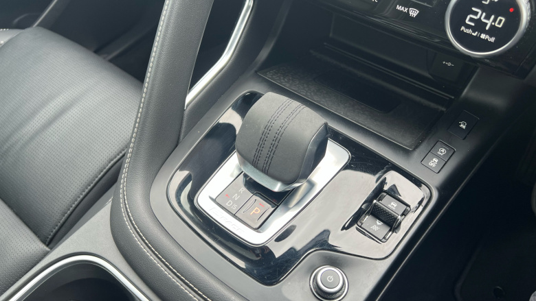 Jaguar E-Pace 2.0 D200 R-Dynamic SE Black 5dr Auto Diesel Estate